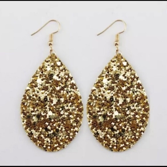 Atelier Sona Jewelry - Sparkly tear drop earrings!